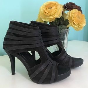 Donald Pliner Heels